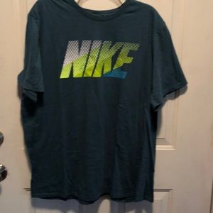 Nike men’s shirt